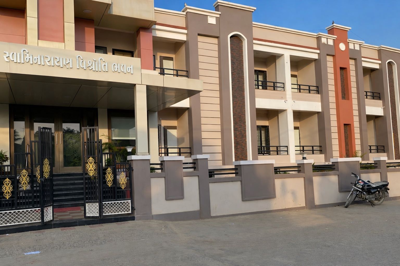 shri-swaminarayan-vishrati-bhavan-bhuj-14