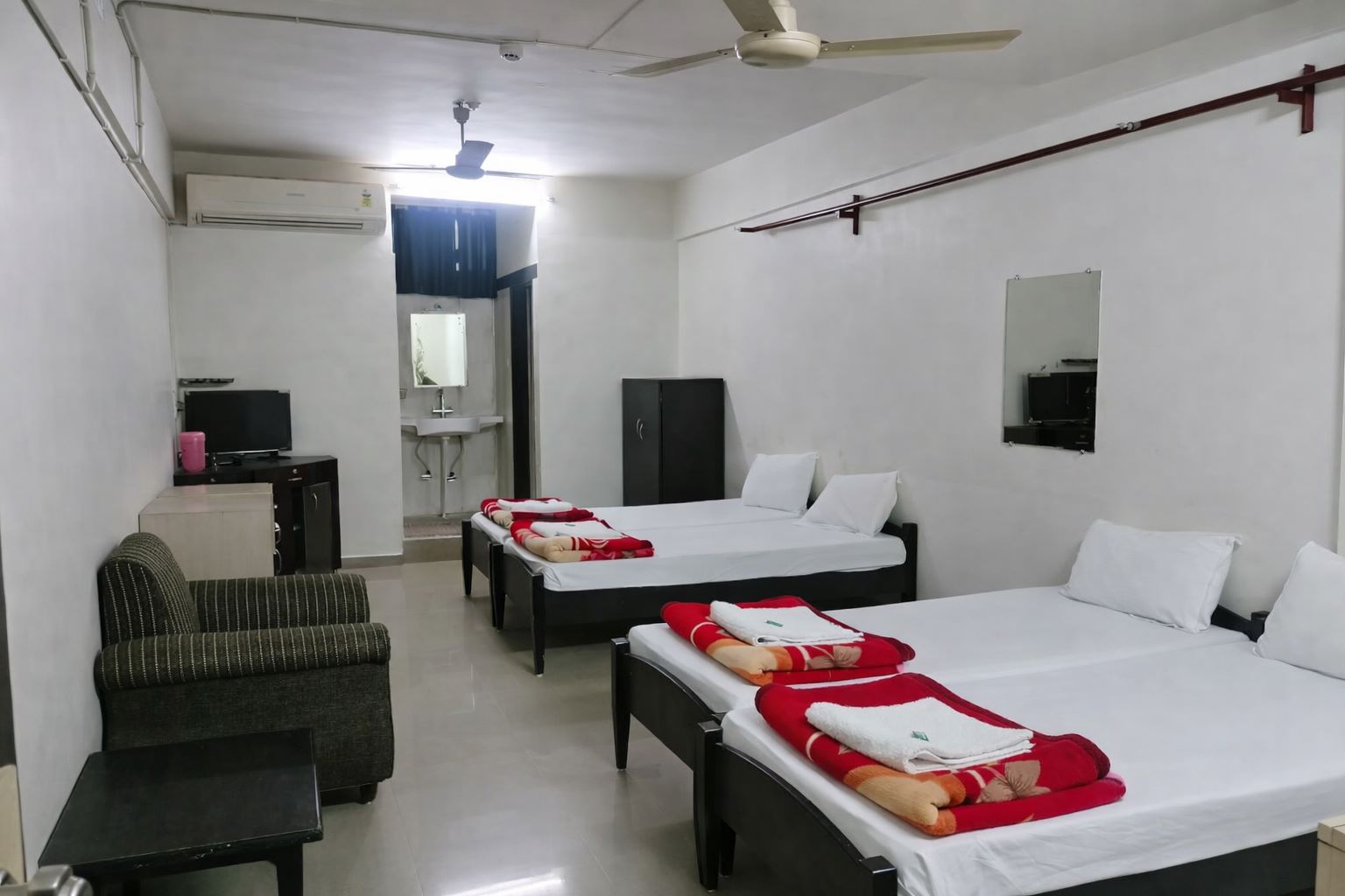 shri-swaminarayan-vishrati-bhavan-bhuj-16