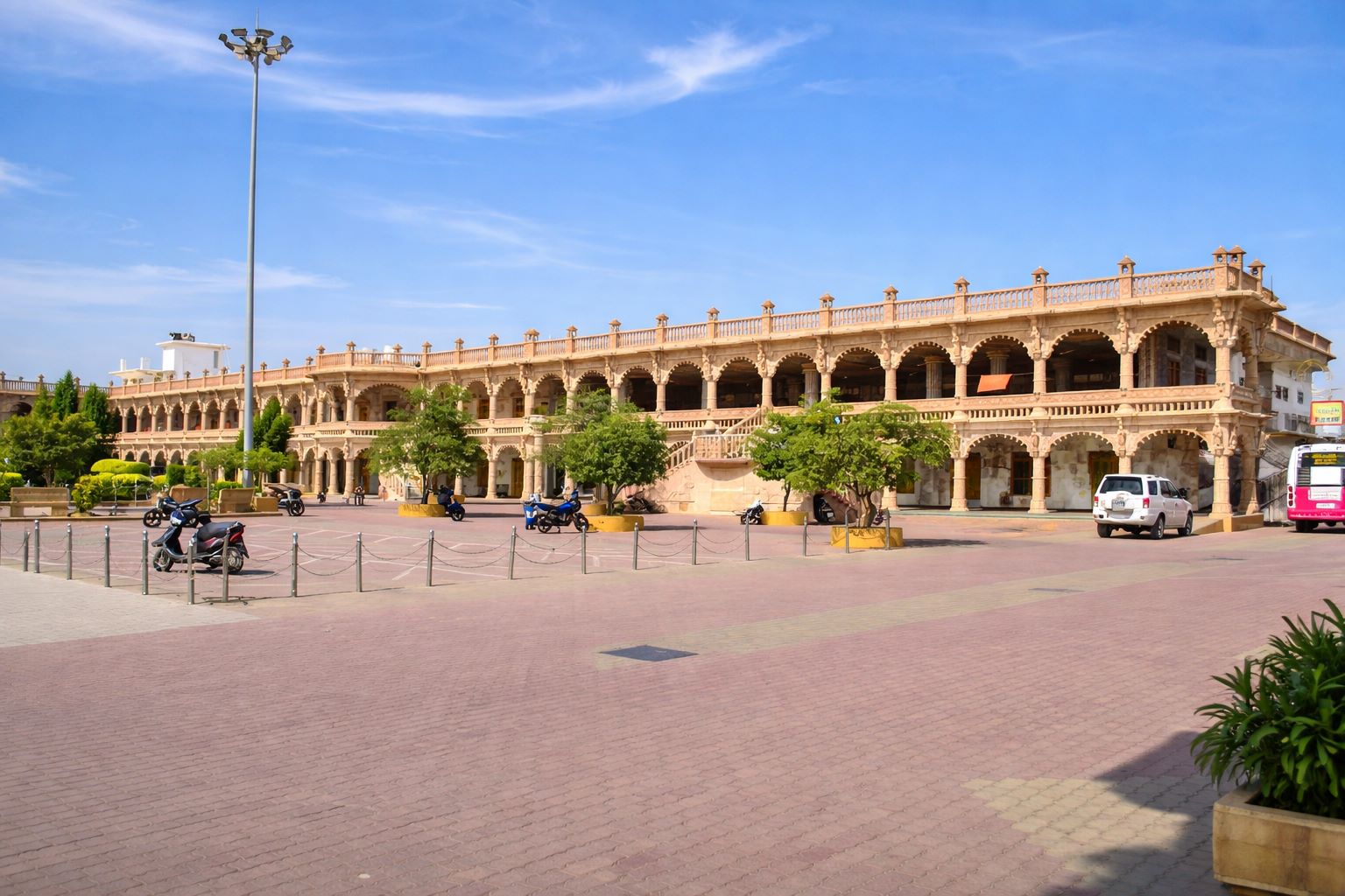 shri-swaminarayan-vishrati-bhavan-bhuj-8